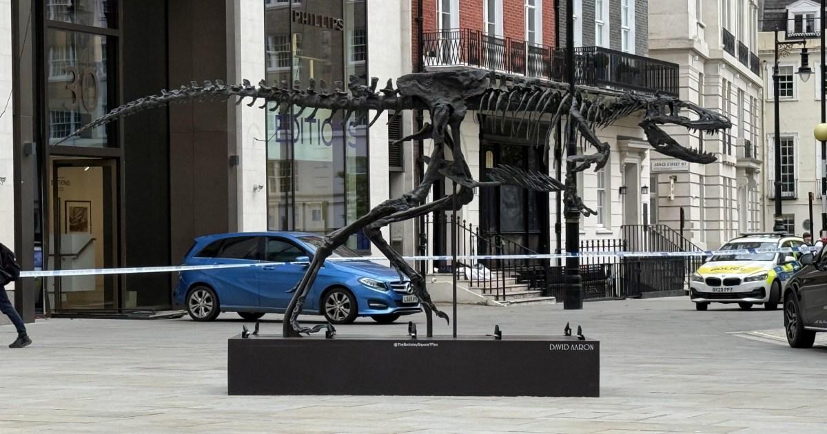 Burglars attempt to break in to London auction house filled with jewellery and art | News UK