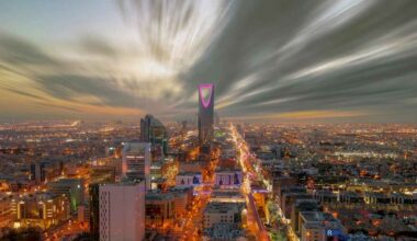 Saudi Arabia non-oil sector employment climbs, reflecting continued growth momentum