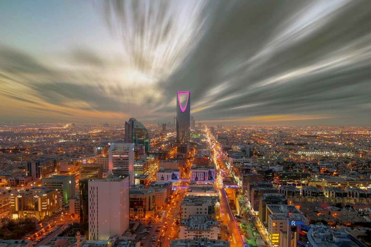 Saudi Arabia non-oil sector employment climbs, reflecting continued growth momentum