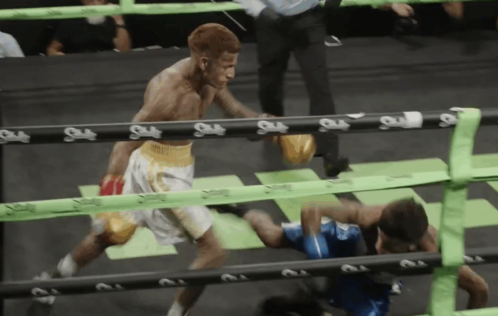 Island Boys' brother vs brother boxing match ends with wrong winner announced in comical flub