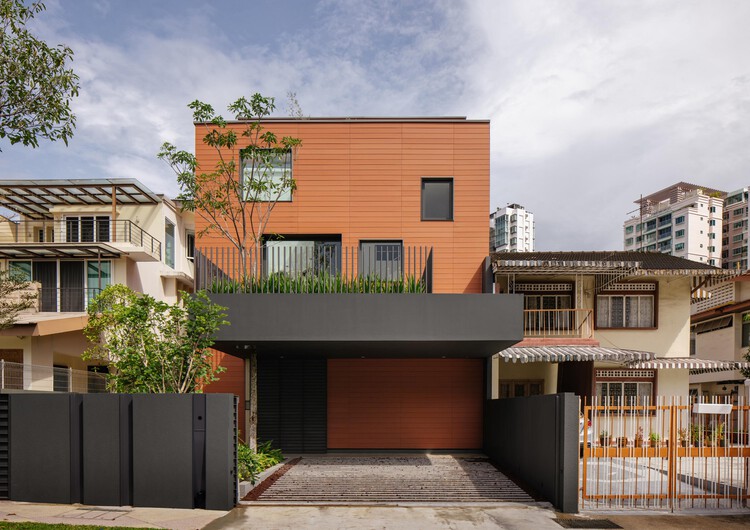 In-Between House / Super Assembly - Exterior Photography, Courtyard
