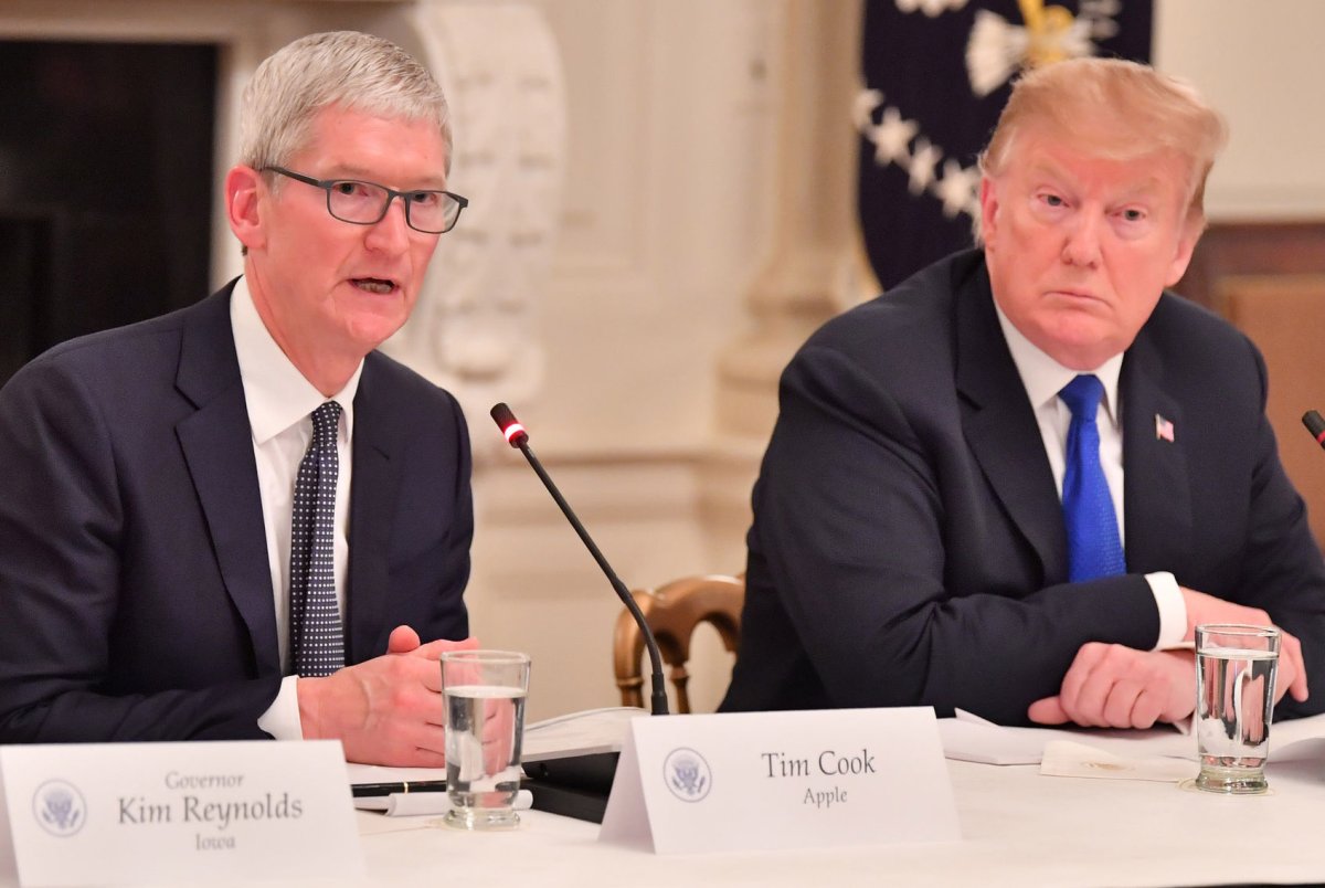 Trump threatens 25% tariff on iPhones iPhones made outside of the United States