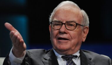 Warren Buffett announces planned exit at Berkshire shareholder meeting