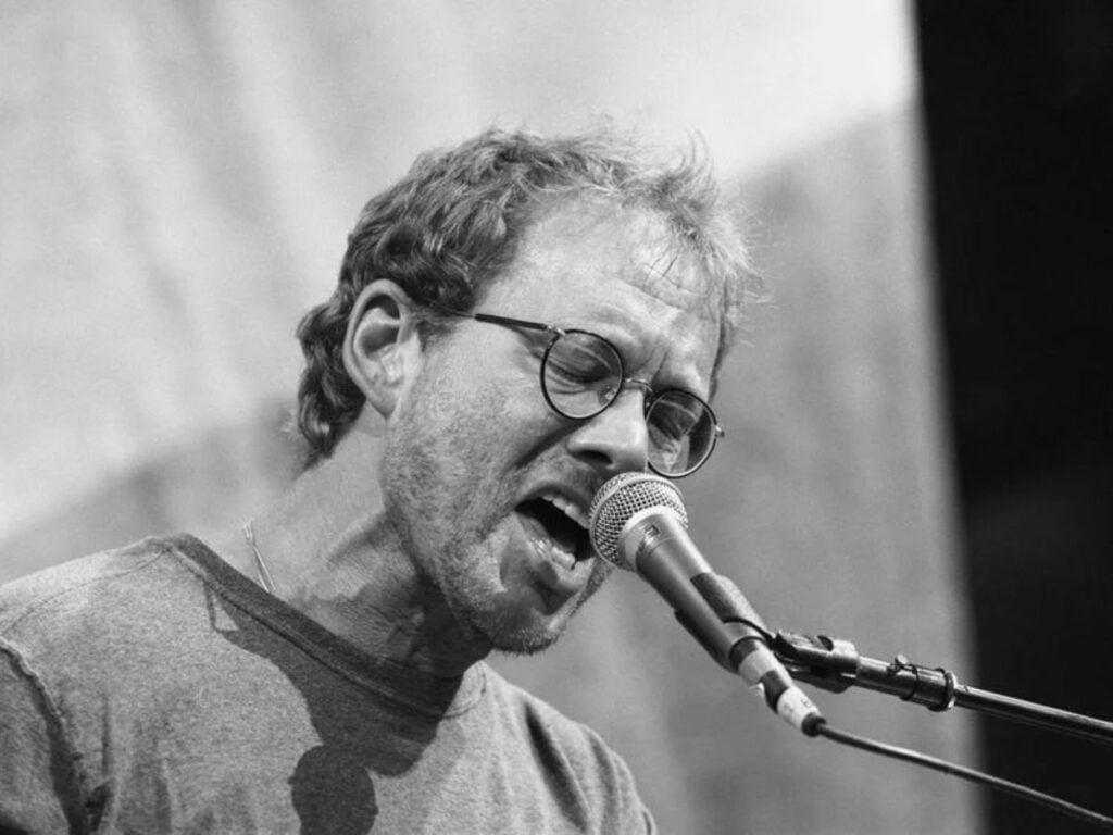 Warren Zevon - Far Out Magazine