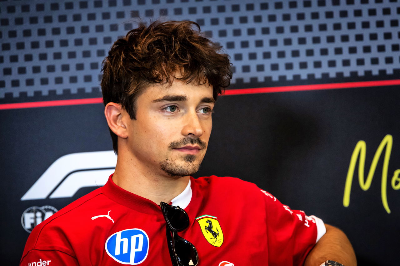 Charles Leclerc delivers “I wish I knew” response to what’s wrong with Ferrari F1 car