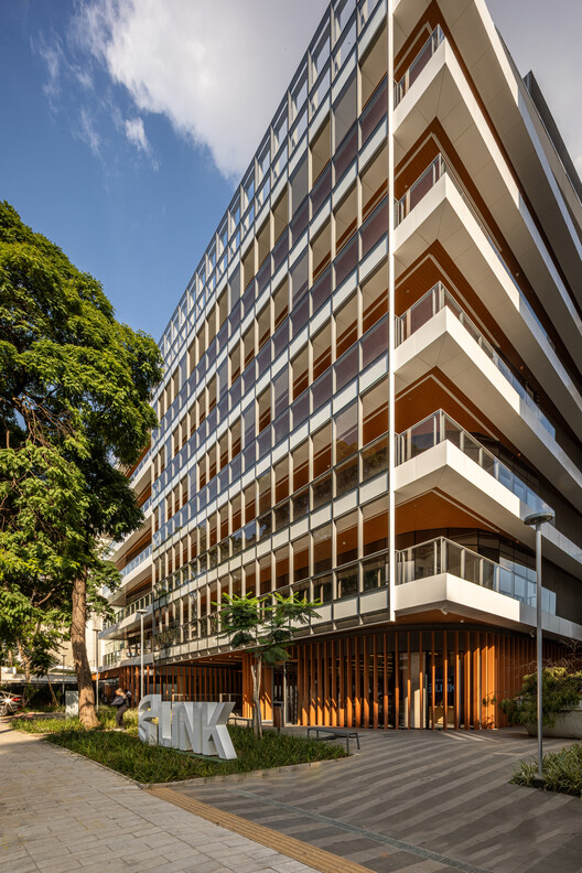 Link School of Business / Perkins&Will - Exterior Photography, Balcony