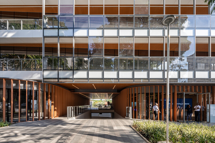 Link School of Business / Perkins&Will - More Images