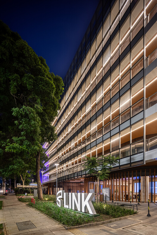 Link School of Business / Perkins&Will - Exterior Photography, Glass
