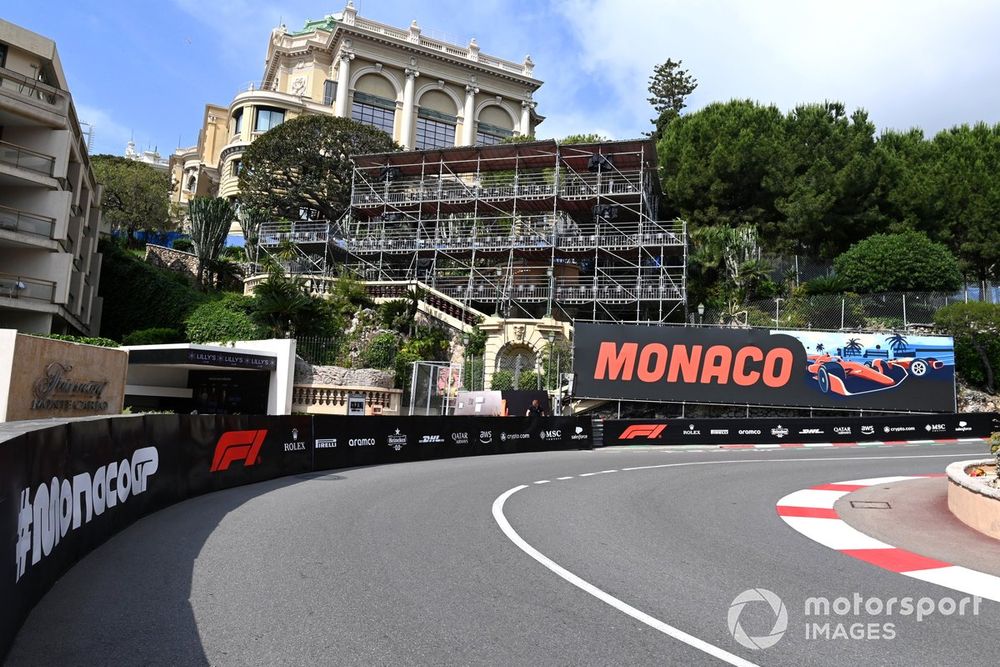 A close up of the circuit