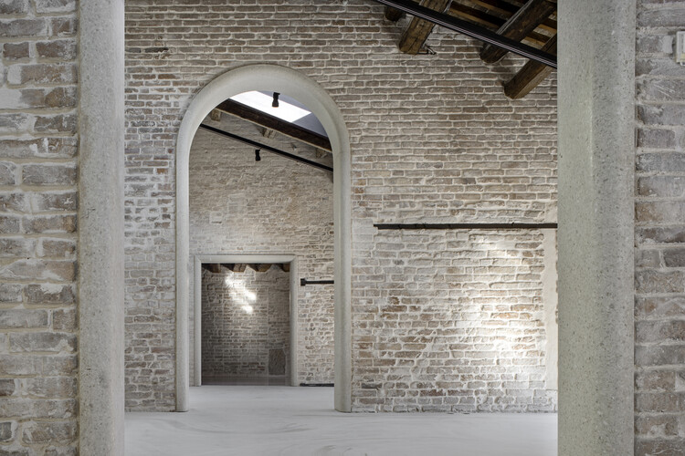 Architecture Details 101 in Venice: Carlo Scarpa and David Chipperfield in Dialogue Across Time - Image 1 of 16