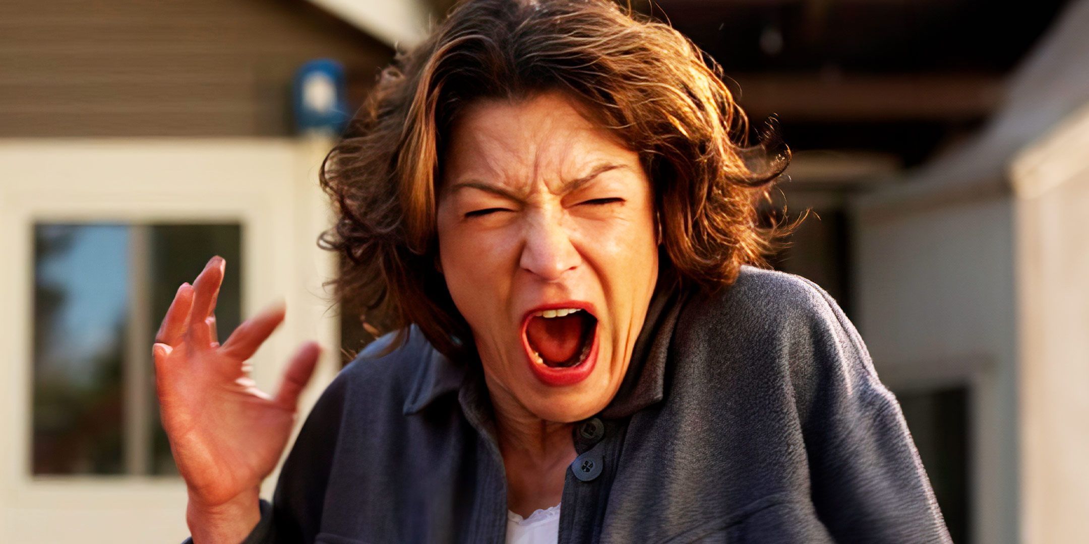 Rya Kihlstedt as Darlene Campbell screaming in Final Destination Bloodlines