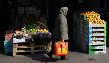 UK economy to grow 1.0% in 2025; sentiment improves slightly: Reuters poll