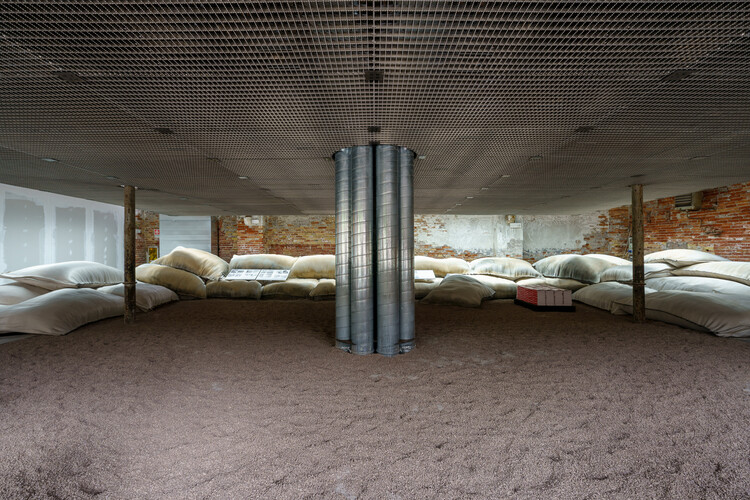 Bahrain Wins the Golden Lion for Best National Participation at the 2025 Venice Architecture Biennale - Image 1 of 12