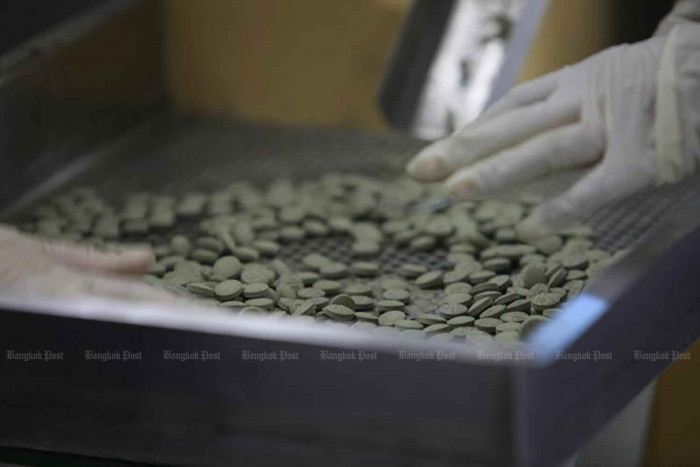 Bangkok Post - Somsak backs push to prescribe herbs