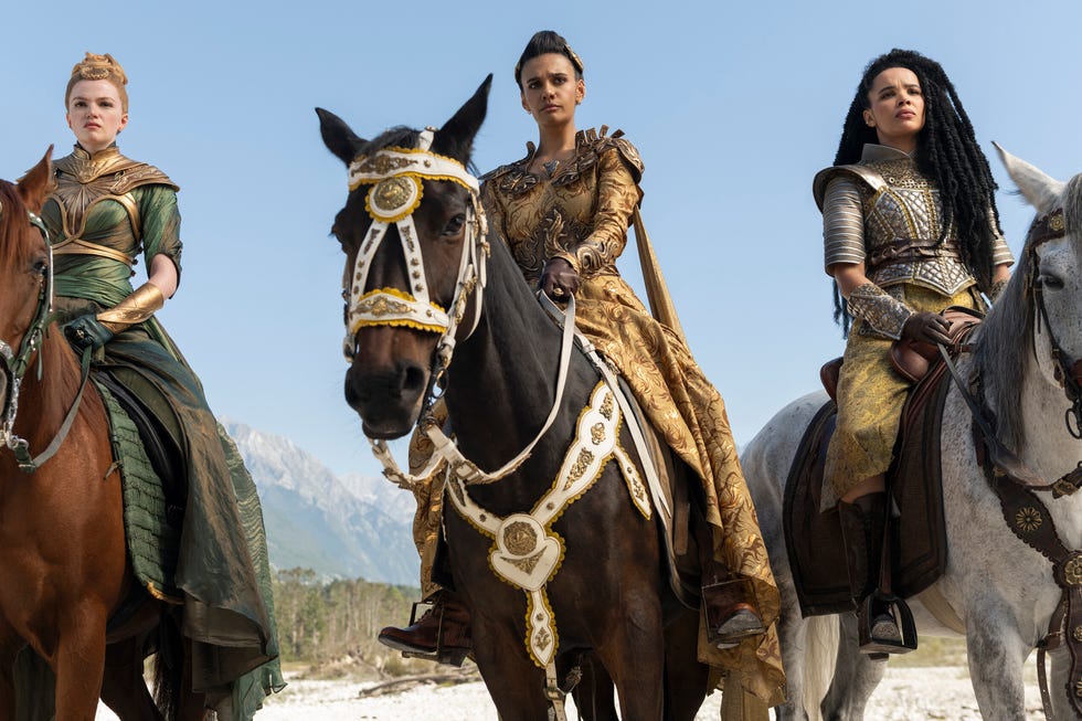 ceara coveney, madeleine madden, zoe robins, the wheel of time season 3