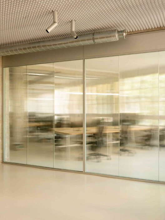 Chez Riot Office Space / ūti architectes - Image 1 of 25