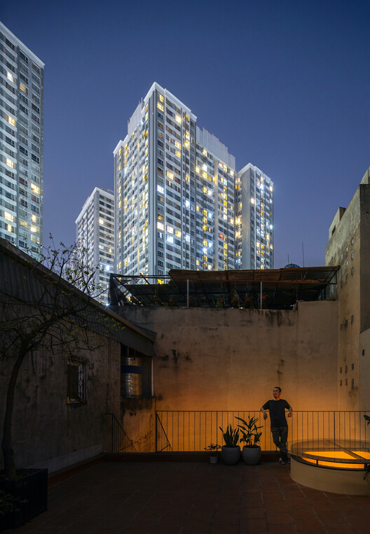 How to Design Residential Urban Terraces: Strategies for Living Well in High Places - Image 17 of 21