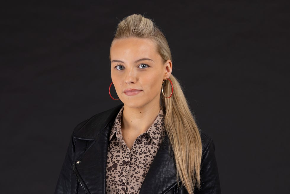 charlotte alex riley as the young lou in coronation street