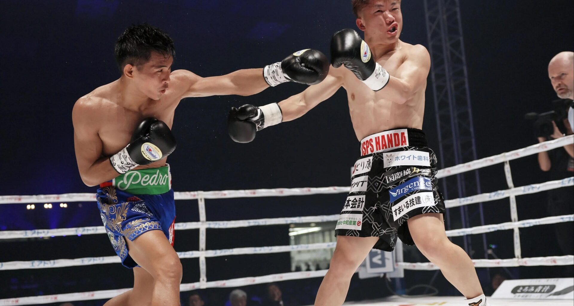 Former boxing world champion undergoes brain surgery after collapsing in ring