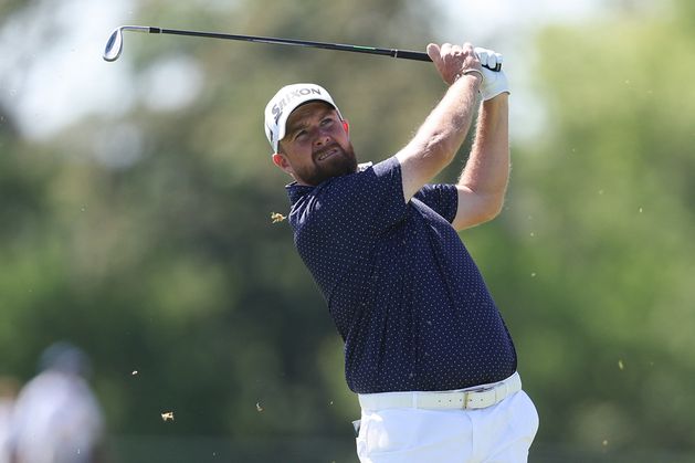 Shane Lowry takes inspiration from Rory McIlroy as he leads on final day in Philadelphia