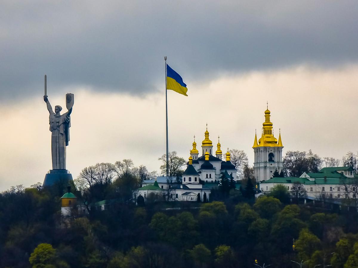 Elusive Peace Hits Ukraine Bonds While Nearby Markets Surge