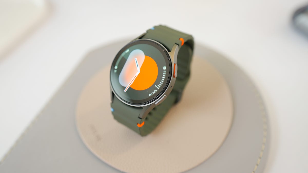 Buy a Samsung Galaxy Watch 7 and get a free SmartTag2 Bluetooth tracker - here's how - ZDNet