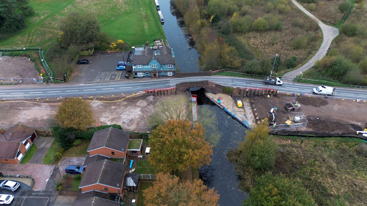 Work continues on the York's Bridge in Pelsall.