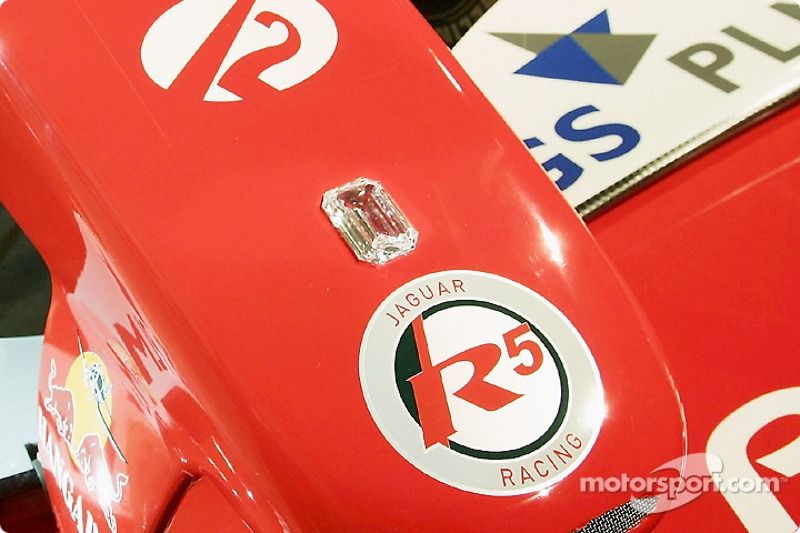 Jaguar Racing and Steinmetz present the Diamond Jaguar R5:  the Diamond Jaguar R5 complete with a diamond set in the nose to promote the film Oceans 12