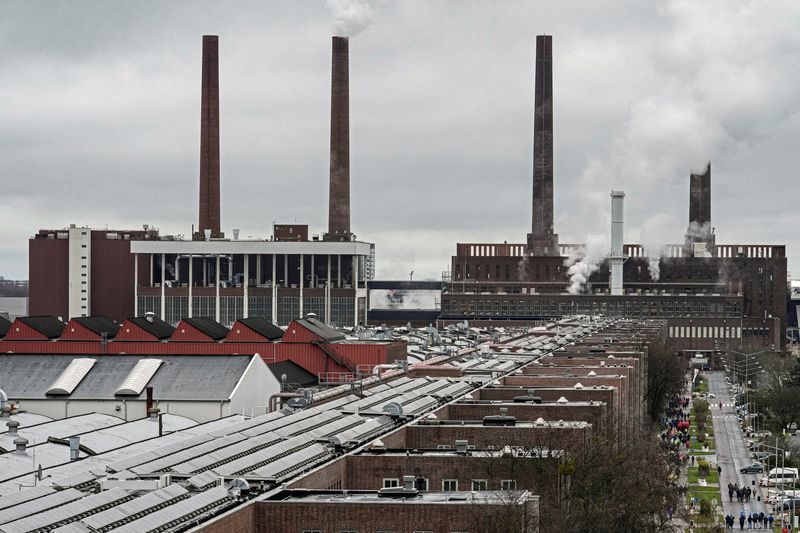 German factory output shows signs of recovery in April