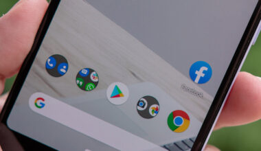Facebook Chrome and Google Play Store Logo