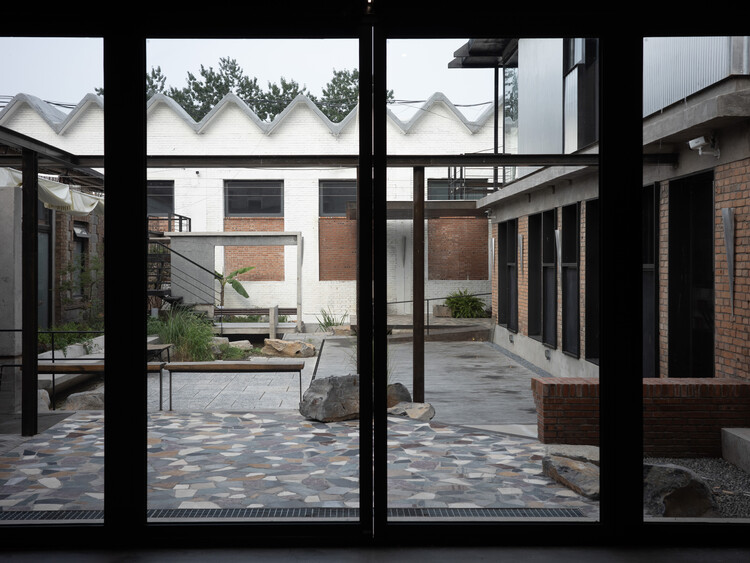 The Wind H Art Center (Phase II&Phase III) / Jin Qiuye Studio - Interior Photography, Wood, Concrete, Glass, Brick