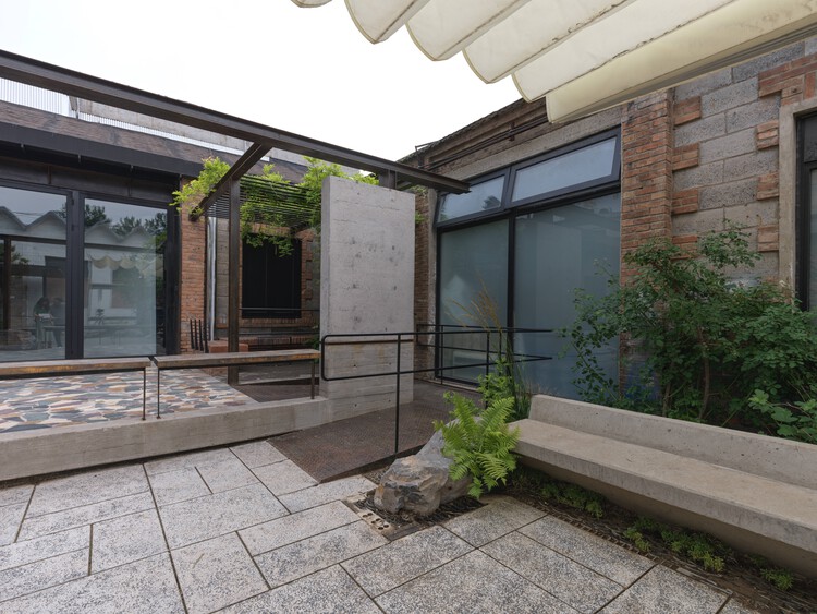 The Wind H Art Center (Phase II&Phase III) / Jin Qiuye Studio - Interior Photography, Concrete, Courtyard