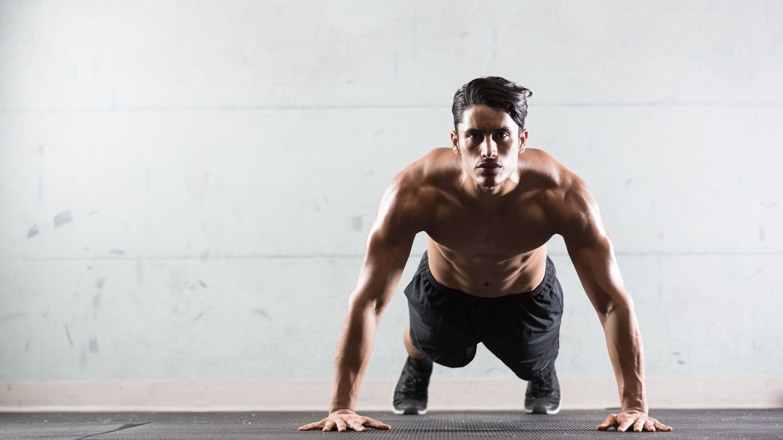 What is the Khaos push-up routine and what makes it a great full body workout