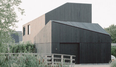 curated roofs and voids frame studio vincent architecture's 'foxhole'