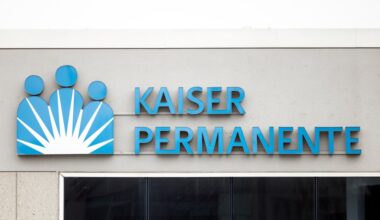 A Kaiser Permanente systems outage had pharmacies relying on pen and paper