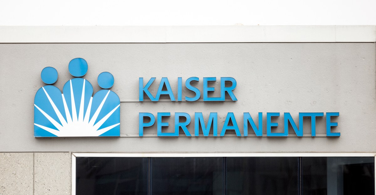 A Kaiser Permanente systems outage had pharmacies relying on pen and paper