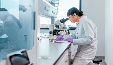 Amid US Budget Cuts, France Welcomes Displaced Scientists
