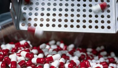 how much money did Tylenol lose in the 1982 scandal?