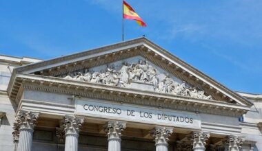 Spain’s parliament urges gov