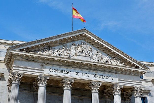 Spain’s parliament urges gov