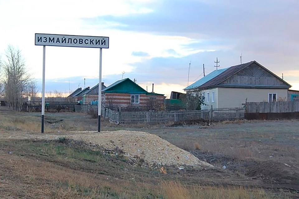Izmailovsky village sign and houses.