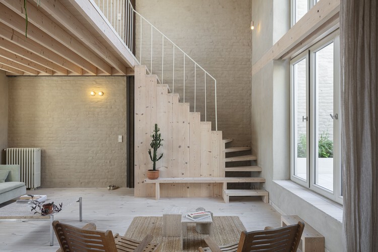 Karper Building Renovation / hé! architectuur + buro kiss + EA+ - Interior Photography, Stairs, Wood, Handrail