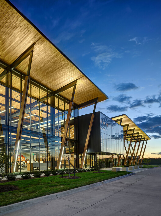 Kreg Tool Corporate Headquarters / Neumann Monson Architects - Image 10 of 17