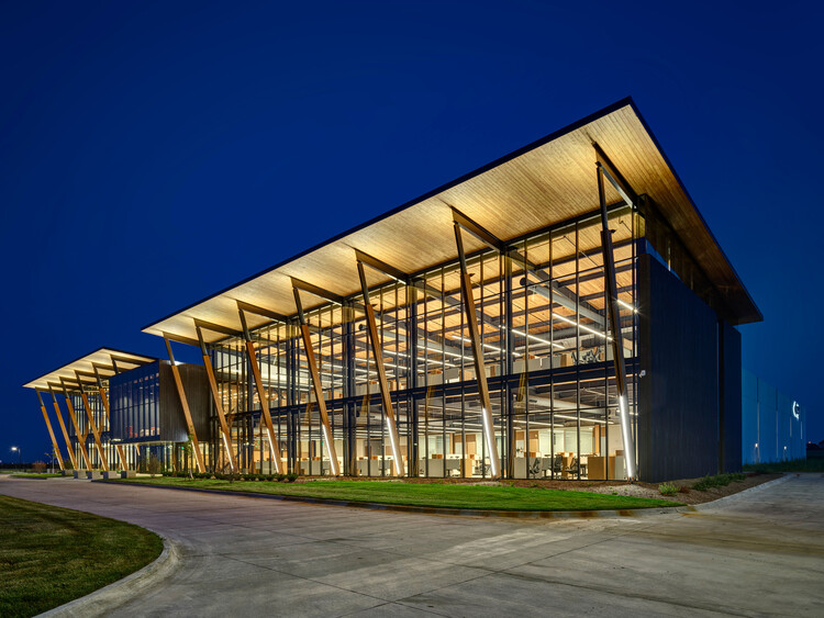 Kreg Tool Corporate Headquarters / Neumann Monson Architects - Image 13 of 17