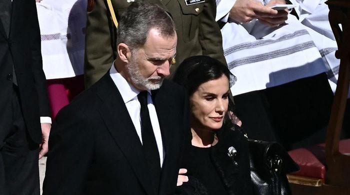 Royal family cancels key event after tragic death of close member