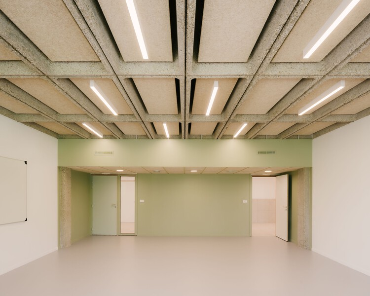 Maryse Bastié Middle School Reconstruction / Tectoniques Architects - Interior Photography