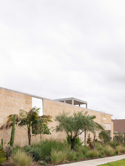 New Castle / Anthony St John Parsons - Exterior Photography, Concrete