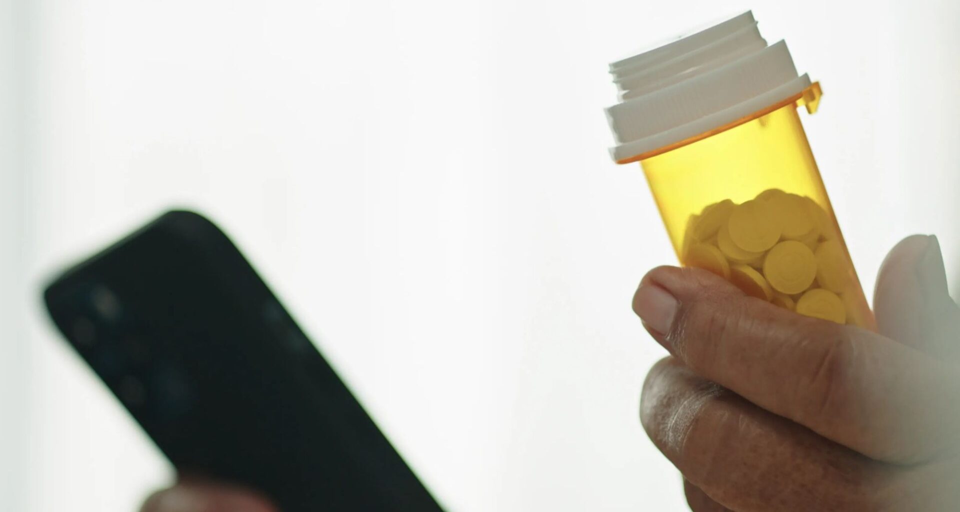 Warning over buying medicines online after man, 45, dies due to website prescribing him too many pills