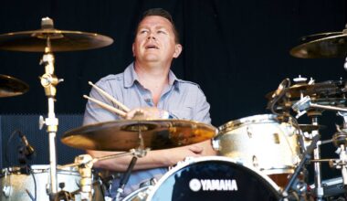 Watch Pulp drummer Nick Banks play 'Disco 2000' with tribute band Pulp'd in Sheffield