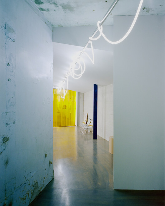 Office P&L / Studio Tngtetshiu - Interior Photography